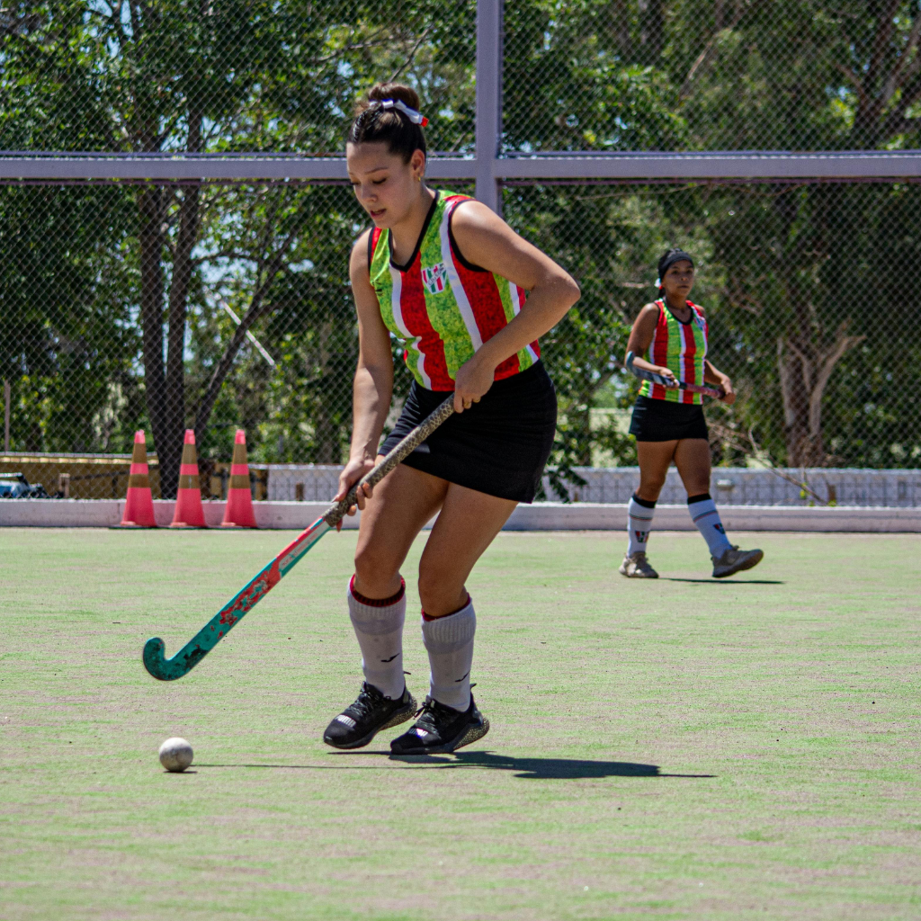 girls playing hockey
